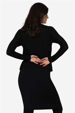 Sort strikket ammebluse med båd udskæring , strikket i 100% Merino uld - Set bagfra