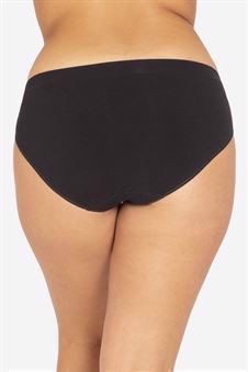 Sorte ventetrusser i blød Økologisk dyrket bambus fibre - set bagfra på plus size model