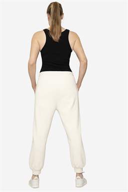 Creme sweatpants i 100% økologisk bomuld - set bagfra