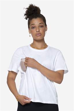 Hvid t-shirt i 100% økologisk bomuld med ammefunktion