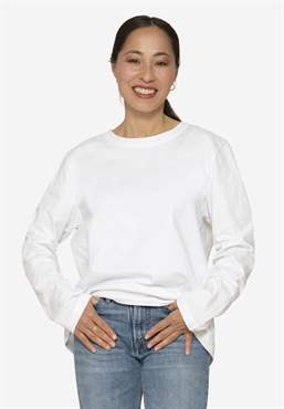 White nursing blouse in 100% Orgainc cotton - Senn in location