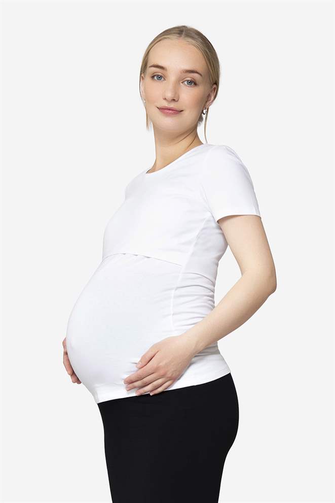 Hvid kortærmet ammebluse med rund hals og korte ærmer - set fra siden