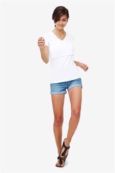 Hvid ammebluse med V-hals og slå-om look - Set i fuld figur